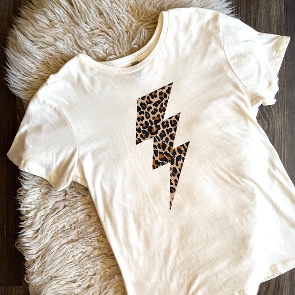 Leopard Lightning Bolt Graphic Tee - Picture 6 of 8